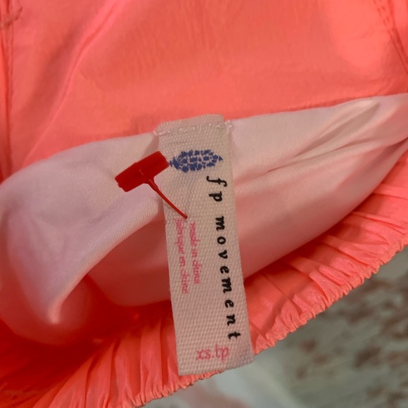 Women’s Free People Movement pink elastic waist multi pocket shorts size XS - Picture 3 of 5